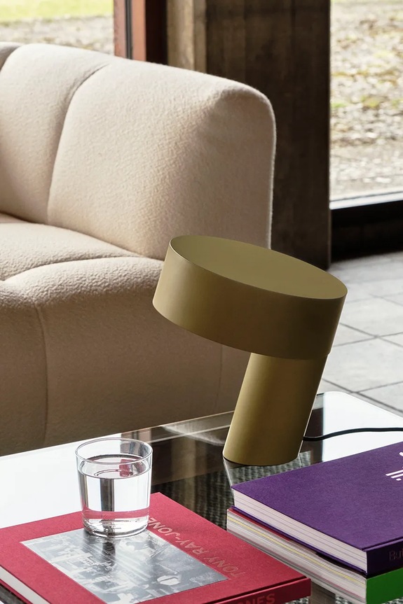 Stolná lampa HAY Slant 28 x 23,5 x 24,5 cm AB229.A399