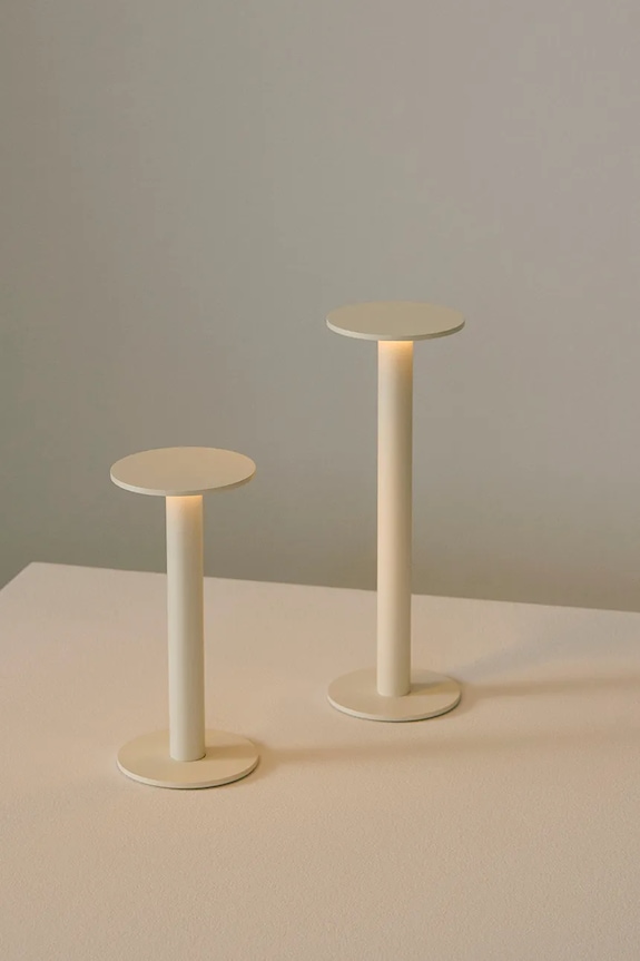 Obývacia izba a spálňa Bezdrôtová led stolná lampa HAY Host 22 x 10 cm AF421.A577.AB13 biela