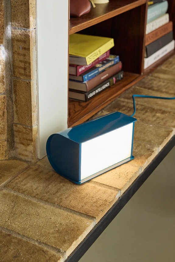 Hübsch lampa stolná z lešteného kovu 11 x 11 x 30 cm modrá 962103