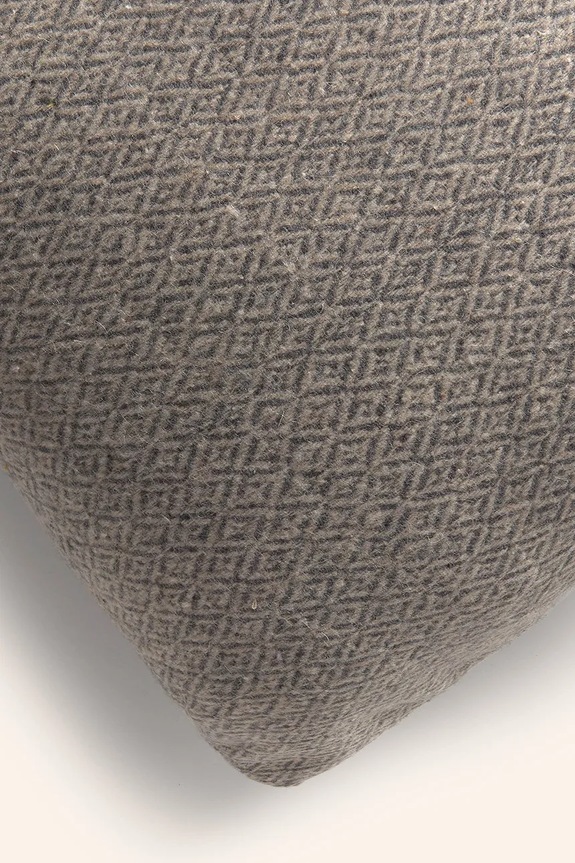 Διακοσμητικό μάλλινο μαξιλάρι Calma House Montana 45 x 45 cm MONTANA.45.GRI μπεζ AA00