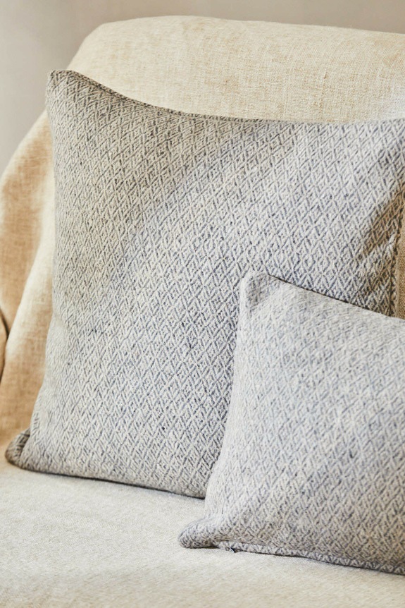 Σαλόνι και υπνοδωμάτιο Διακοσμητικό μάλλινο μαξιλάρι Calma House Montana 45 x 45 cm MONTANA.45.GRI μπεζ