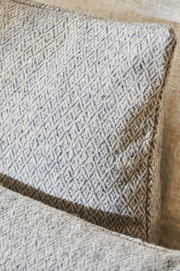 Διακοσμητικό μάλλινο μαξιλάρι Calma House Montana 45 x 45 cm μπεζ MONTANA.45.GRI