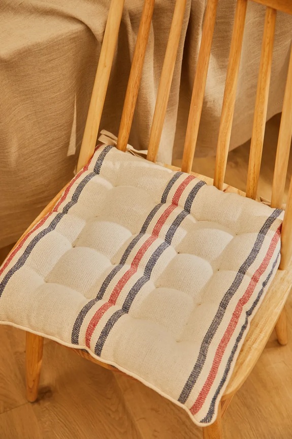 Dnevni boravak i spavaća soba Jastučić za stolicu Calma House 40x40x4 cm MONT.40G.CRU bež