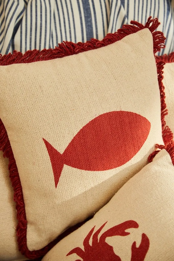 Calma House perna decorativă Fish multicolor FISH.R32.ROJ