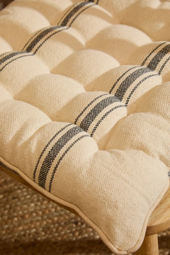 Βαμβακερό μαξιλάρι για καρέκλα Calma House 40 x 40 x 4 cm μπεζ BARI.40G.GRO