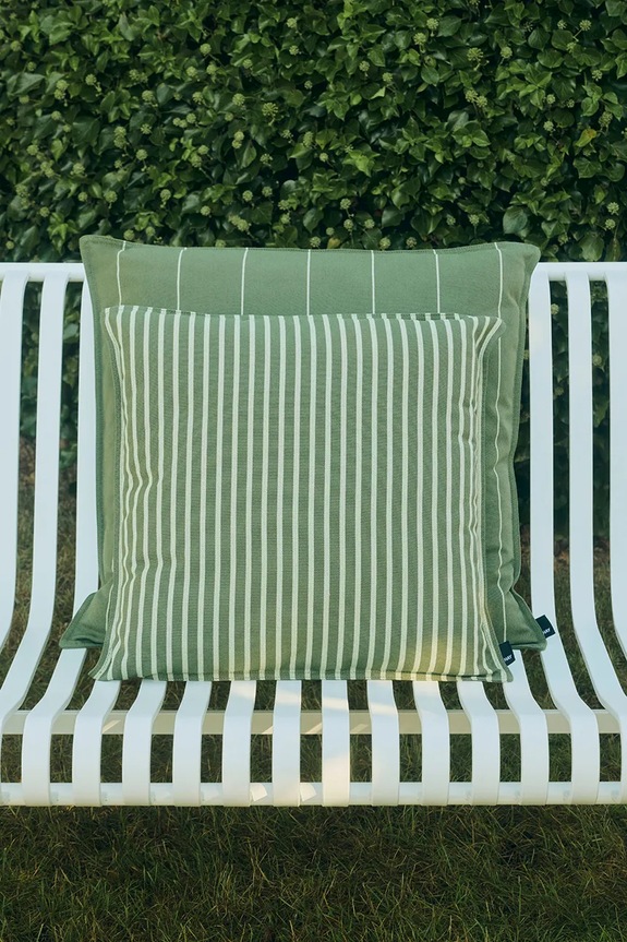 HAY poduszka dekoracyjna 60 x 60 cm AF585.D294.AV09 zielony AA00