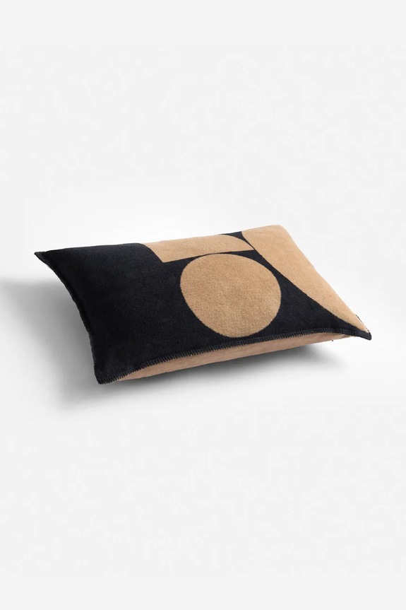 Σαλόνι και υπνοδωμάτιο La Mania Μαξιλάρι διακοσμητικό από βαμβάκι 40 x 60 cm 5905549435014 μαύρο