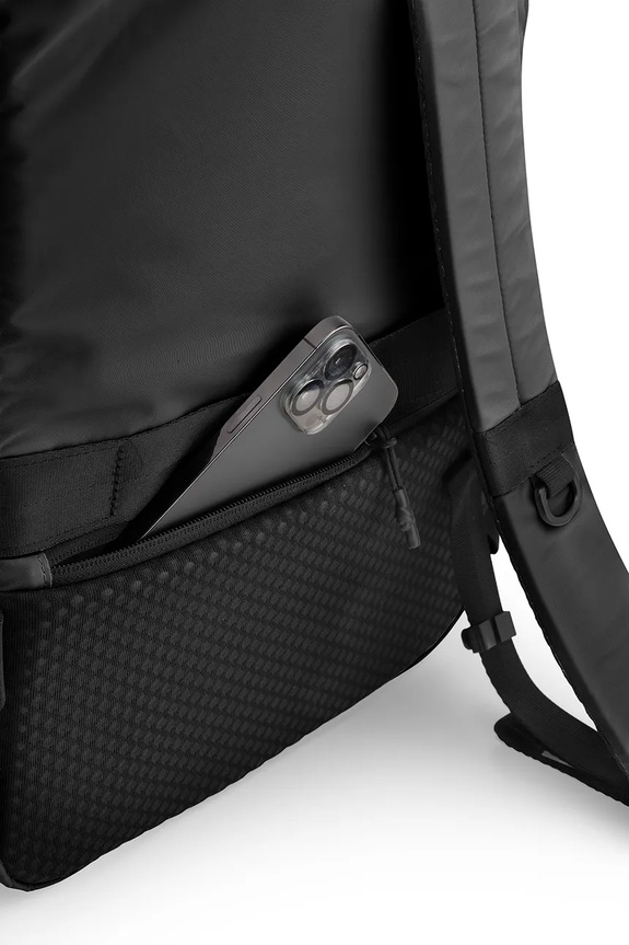 Crash Baggage hátizsák HARD MESH BACKPACK 46,5x30x16 cm CB313 fekete