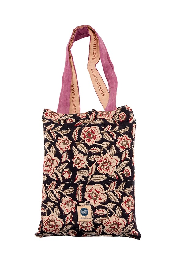 Dnevna soba in spalnica Pregrinjalo Doing Goods Maggie 1.40.30.113.900.5 pisana