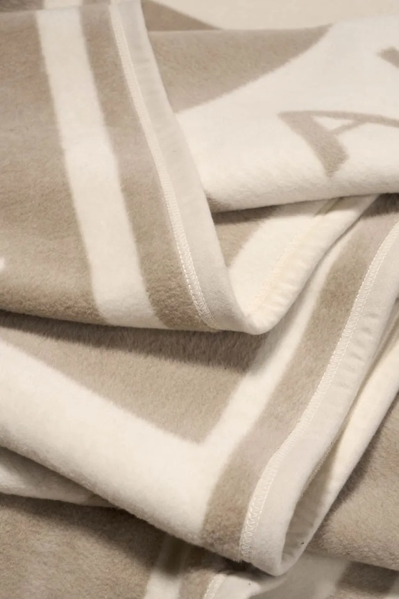 Σαλόνι και υπνοδωμάτιο La Mania κουβέρτα από βαμβάκι 200 x 150 cm 5905549417331 μπεζ