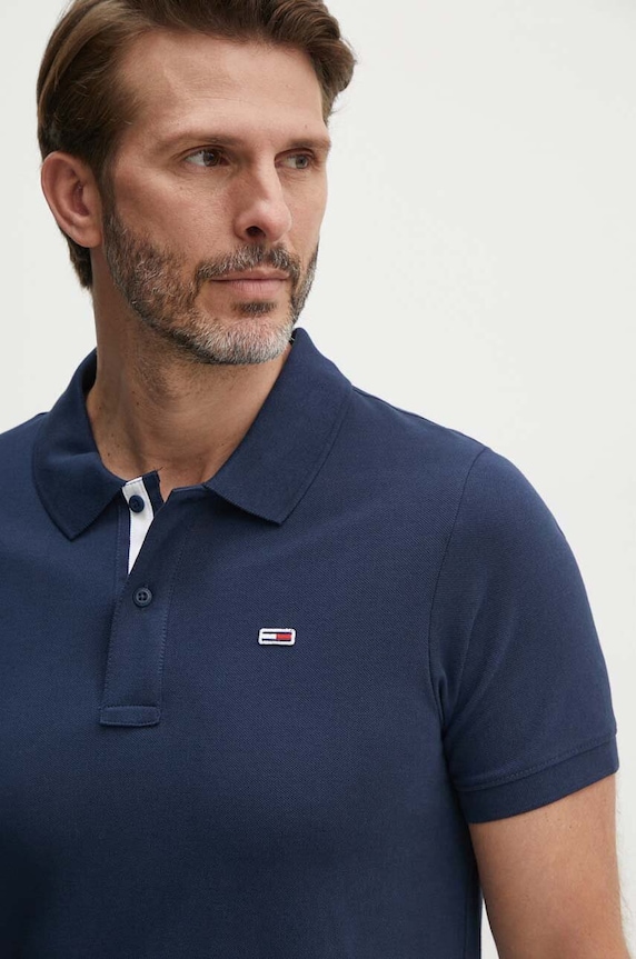 Βαμβακερό μπλουζάκι πόλο Tommy Jeans DM0DM15370 σκούρο μπλε AA00