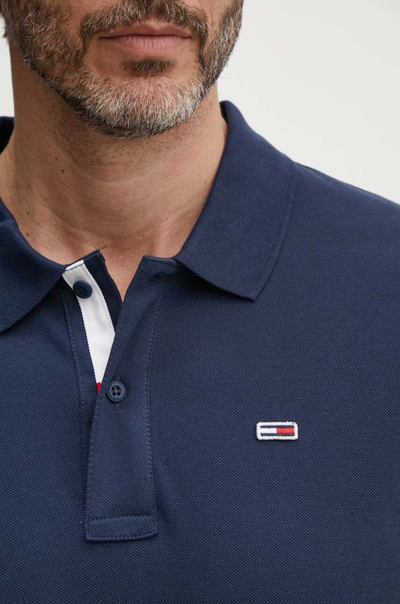 Βαμβακερό μπλουζάκι πόλο Tommy Jeans σκούρο μπλε DM0DM15370