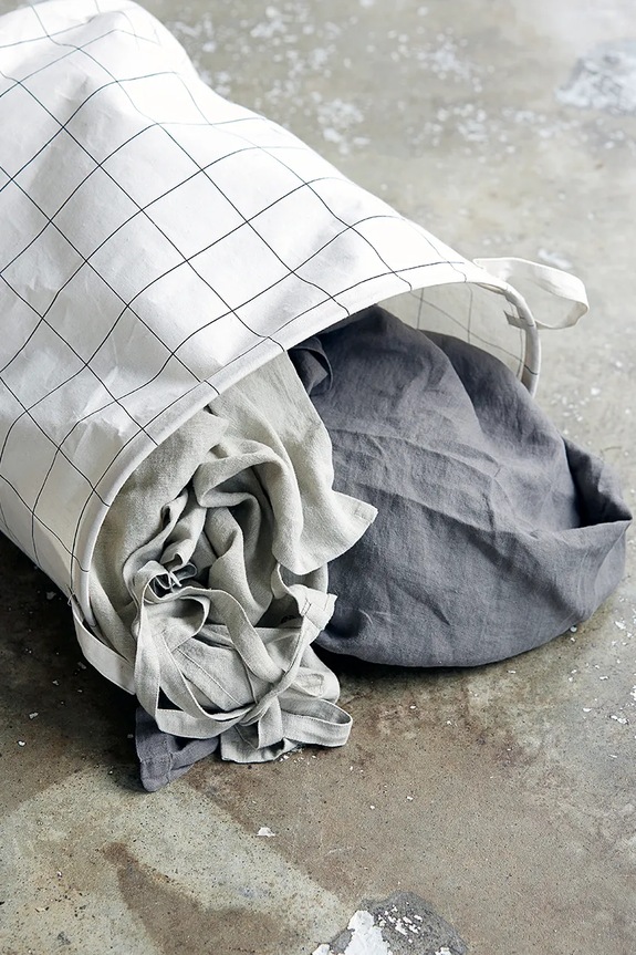 Łazienka House Doctor kosz na pranie 50 x 40 cm 205720421 biały