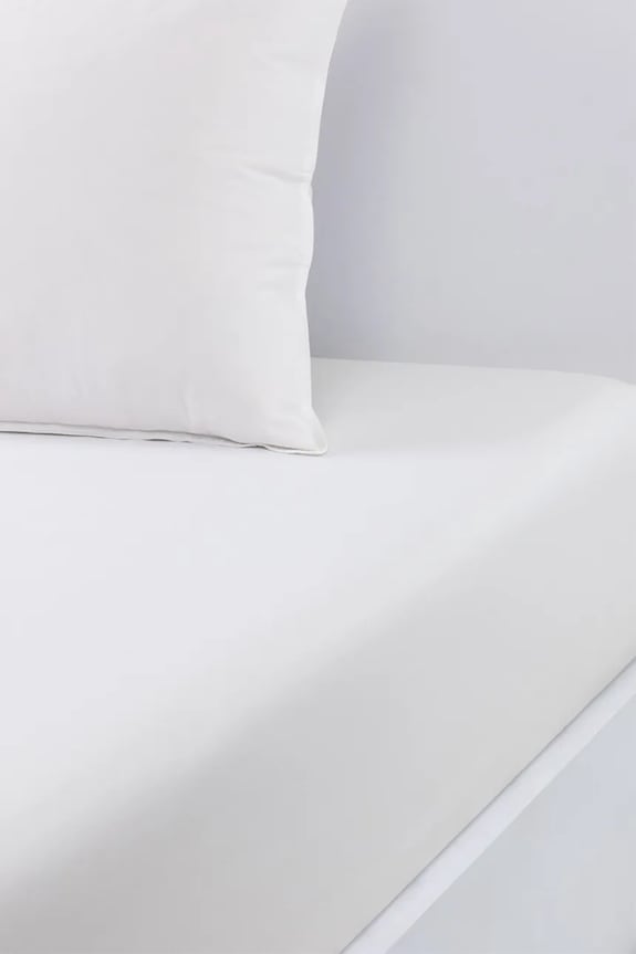 BOSS prześcieradło z gumką bawełniane BEBOSS White 90 x 200 cm biały 1058411