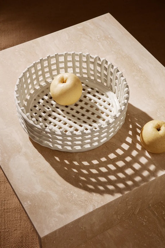 ferm LIVING kosz na owoce Ceramic Centrepiece 1104263533 biały AA00