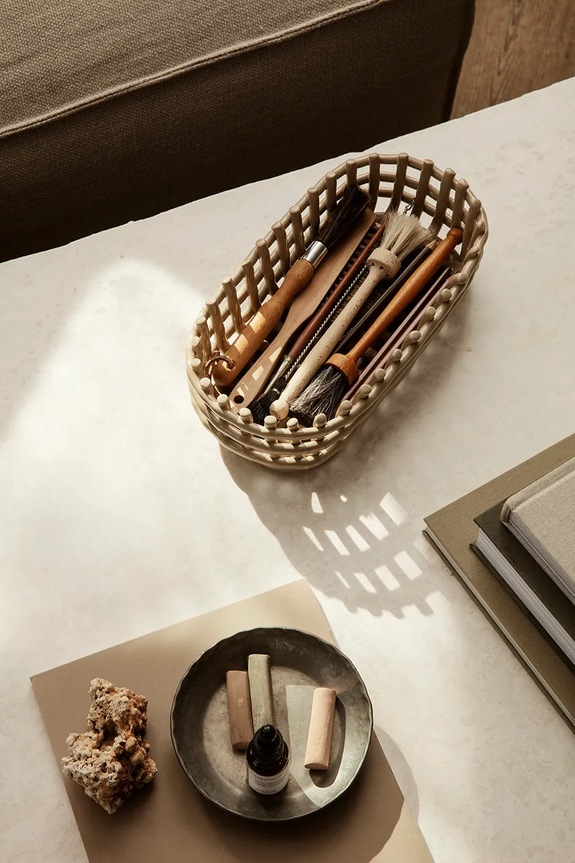 Декоративний кошик ferm LIVING Ceramic Basket 1104264539 бежевий AA00
