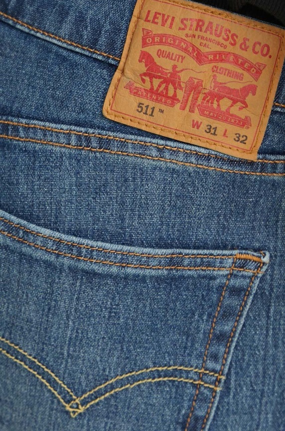Τζιν παντελόνι Levi's σκούρο μπλε 04511