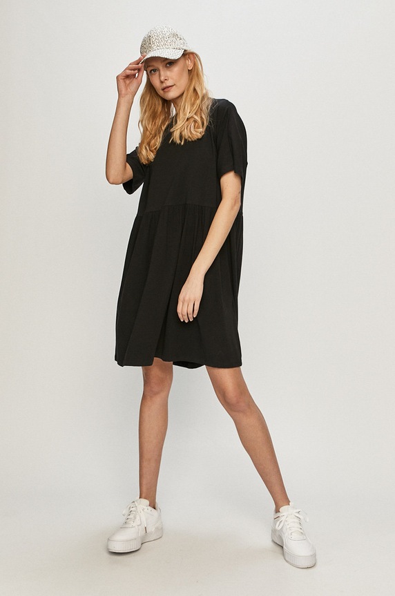 Noisy May - Ruha 27015315 fekete AA00