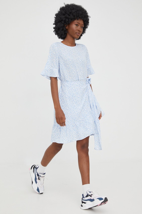 Vero Moda sukienka casual niebieski 10266073.BlueBell