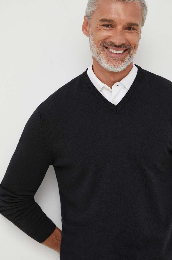 United Colors of Benetton sweter wełniany szpic czarny 1002U4407.100..