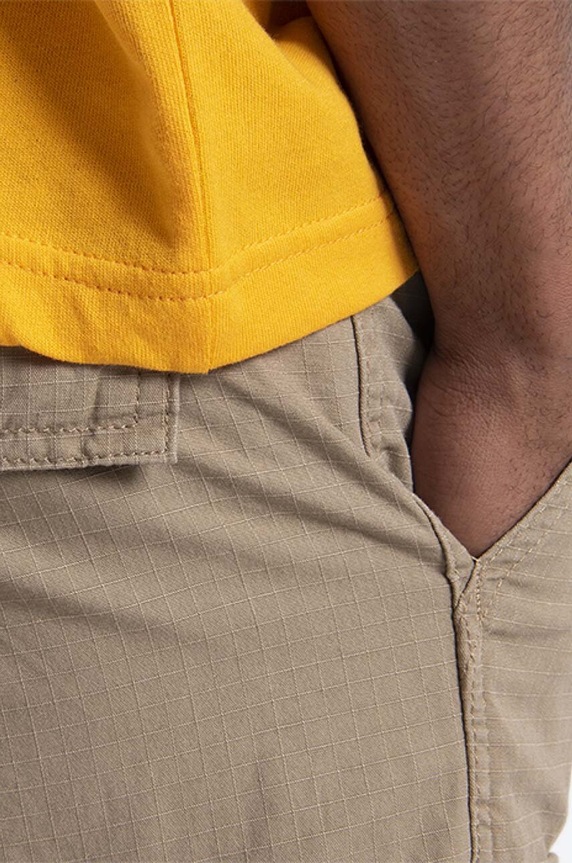 Carhartt WIP szorty bawełniane Regular Cargo I028246. brązowy