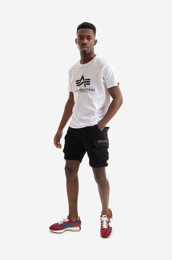 Oblečenie Bavlnené šortky Alpha Industries 176203.03 čierna