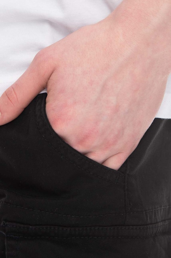 Alpha Industries pantaloncini in cotone 106251.03 nero SS24