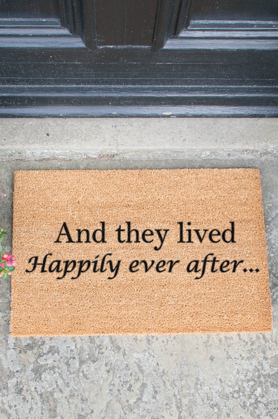 Χαλάκι Artsy Doormats Chic Collection μπεζ TYPO.HAPPILYAFTER