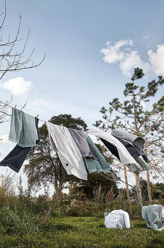 Zone Denmark közepes méretű pamut törölköző Classic Grey 70 x 140 cm szürke 330308