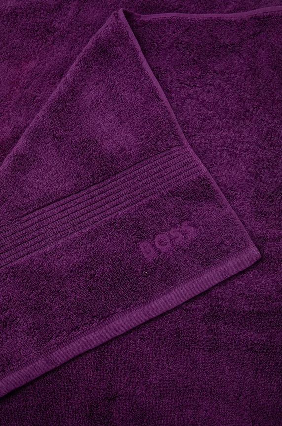 Kúpeľňa Stredný bavlnený uterák BOSS Loft Dalhia 70 x 140 cm 1041456 fialová