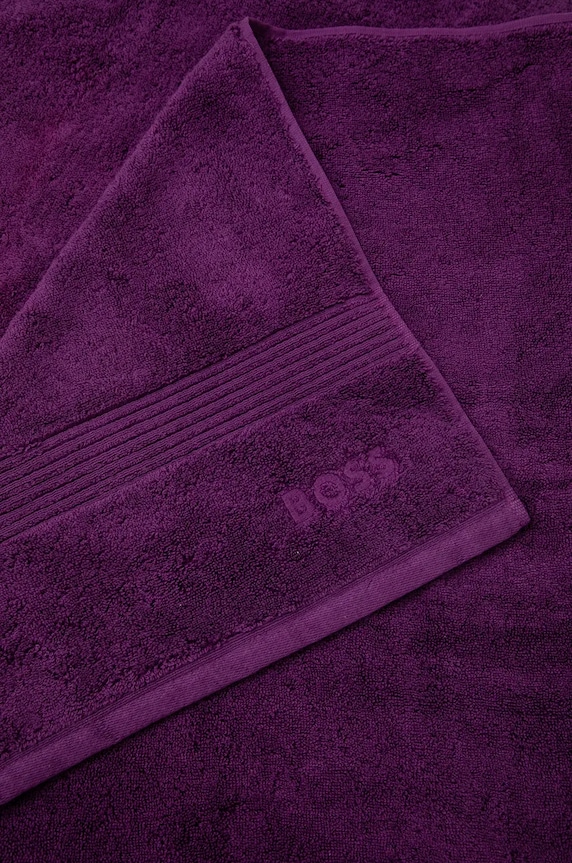 Kúpeľňa Stredný bavlnený uterák BOSS Loft Dalhia 70 x 140 cm 1041456 fialová