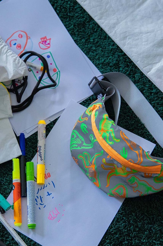 Τσάντα φάκελος LOQI Skeleton Reflective πολύχρωμο Q.BB.RE.DS