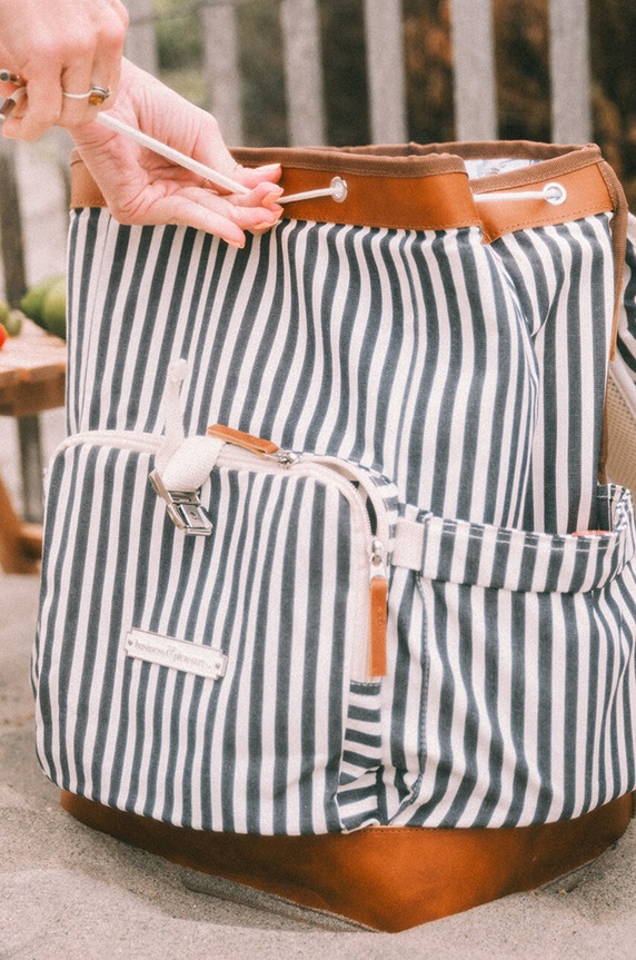 Business & Pleasure Co. plecak turystyczny z termoizolacją Backpack Cooler BPA.CBP.LAU.NVY