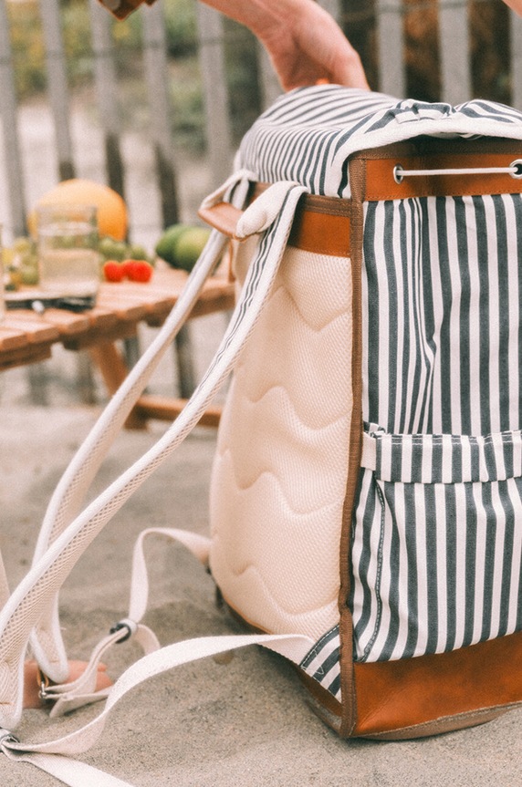 Business & Pleasure Co. plecak turystyczny z termoizolacją Backpack Cooler BPA.CBP.LAU.NVY