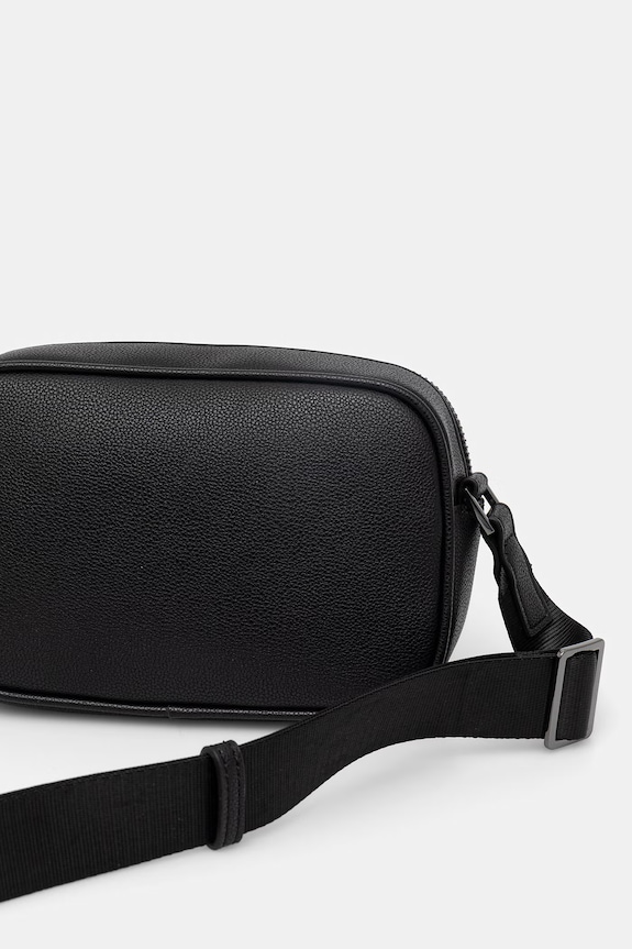 Akcesoria Armani Exchange saszetka na ramię męska z imitacji skóry XM002583.AF22651.NOS czarny