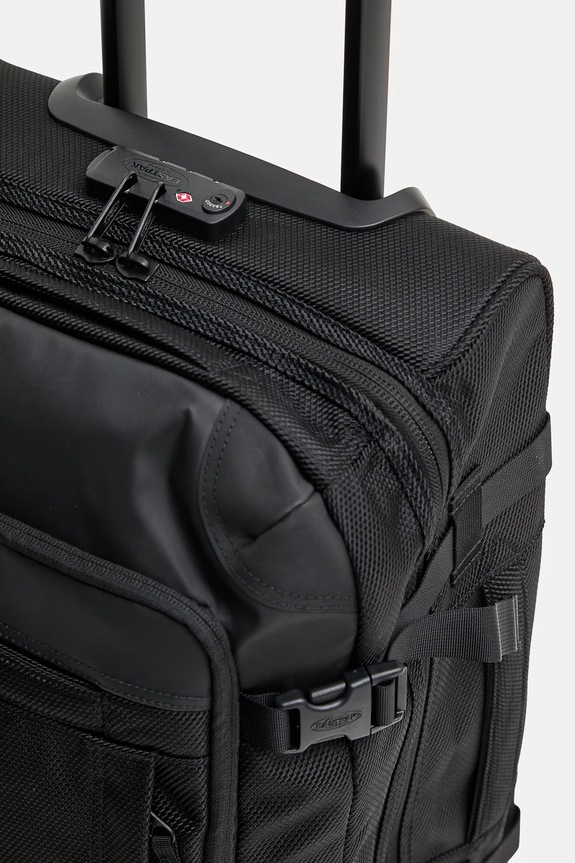 Kufr Eastpak Tranverz CNNCT S černá EK94D80W