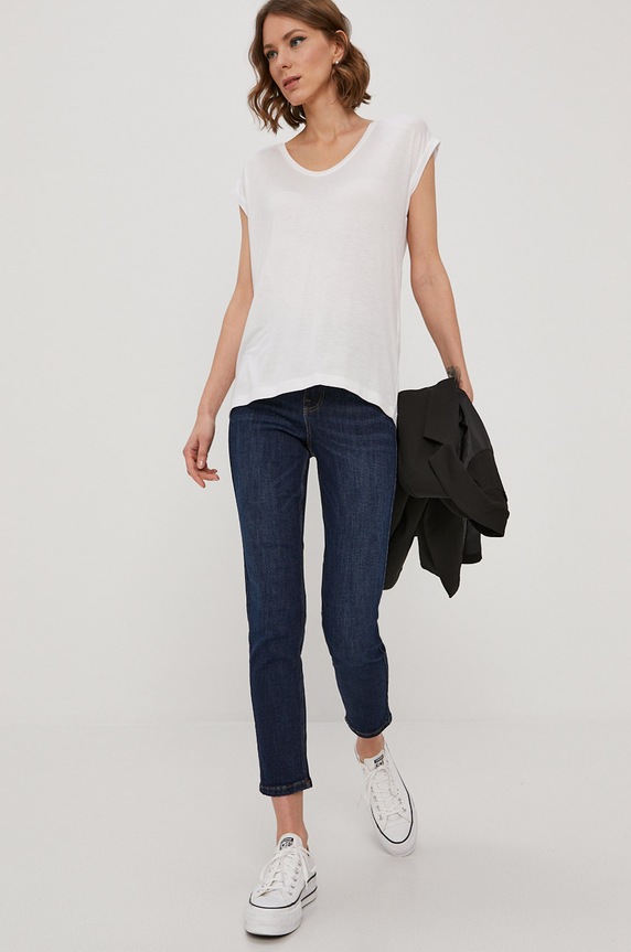 Pieces T-shirt 17078732 biały AA00