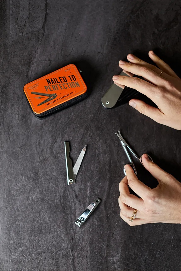 Gentlemen's Hardware set da manicure Nailed to perfection GEN827UK