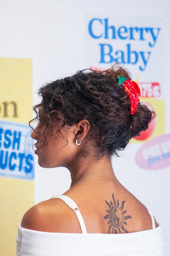 Sponka za lase Eat My Socks Chilli EMSACCHCCH rdeča AA00