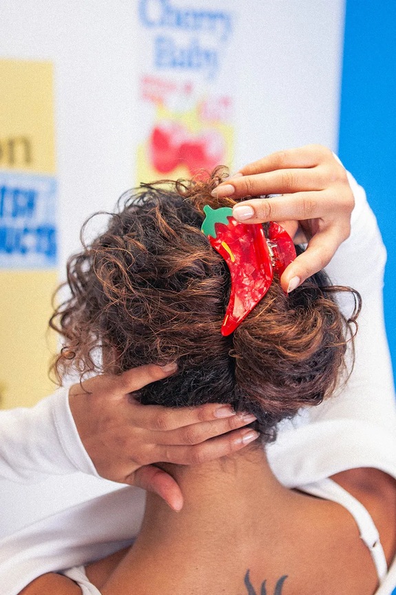 Sponka za lase Eat My Socks Chilli rdeča EMSACCHCCH