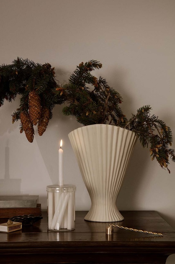 Zvono za gašenje svijeća ferm LIVING Twist Candle Snuffer 1104266075 zlatna