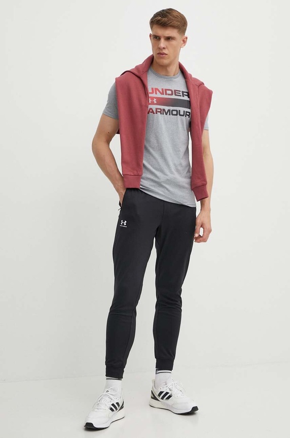 Under Armour tričko pánské TEAM ISSUE WORDMARK 1329582 šedá SS26