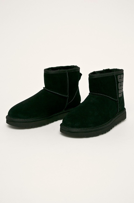 UGG - Śniegowce skórzane Classic Mini Ugg Rubber Logo 1108231 czarny AW20