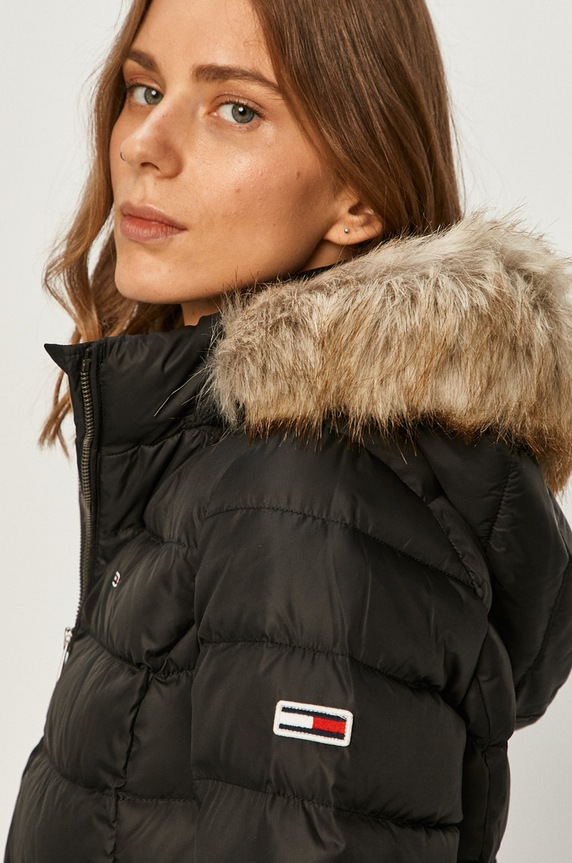 Tommy Jeans kurtka puchowa czarny DW0DW08588