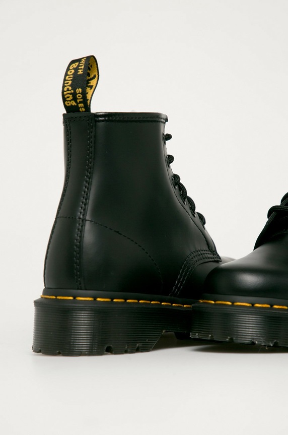 Obuwie Dr. Martens - Workery skórzane 101 DM26203001 czarny