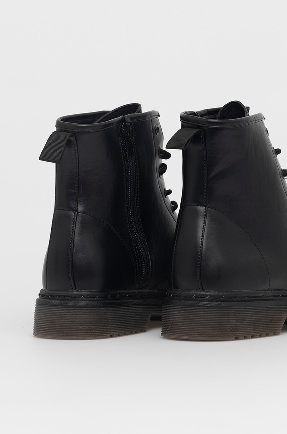 Obuwie Truffle Collection Workery BUK70.BLACK.PU czarny