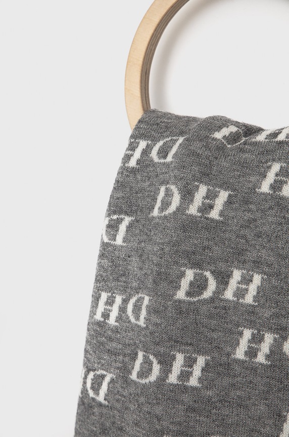 Šál Deha D53483.43800 sivá AW21