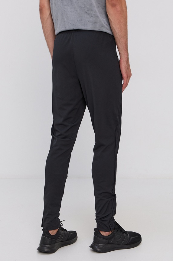 Odzież Under Armour spodnie dresowe Pique 1366203 czarny