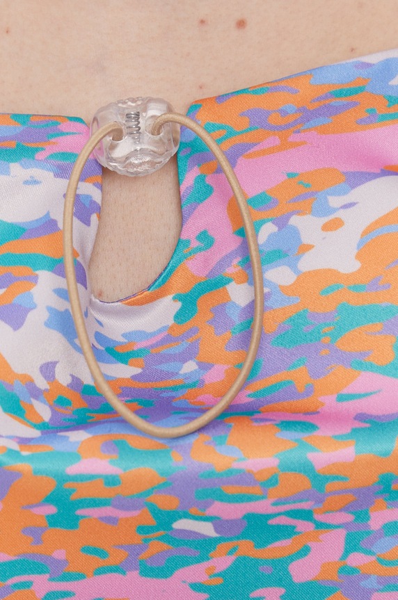 Local Heroes top AW21T0025