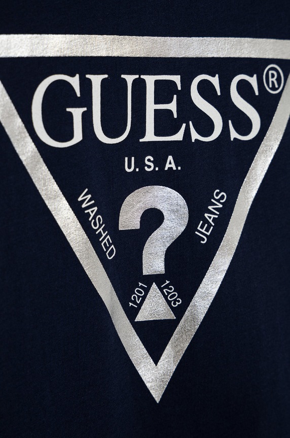 Guess T-shirt bawełniany dziecięcy K73I56.K8HM0 granatowy SS22